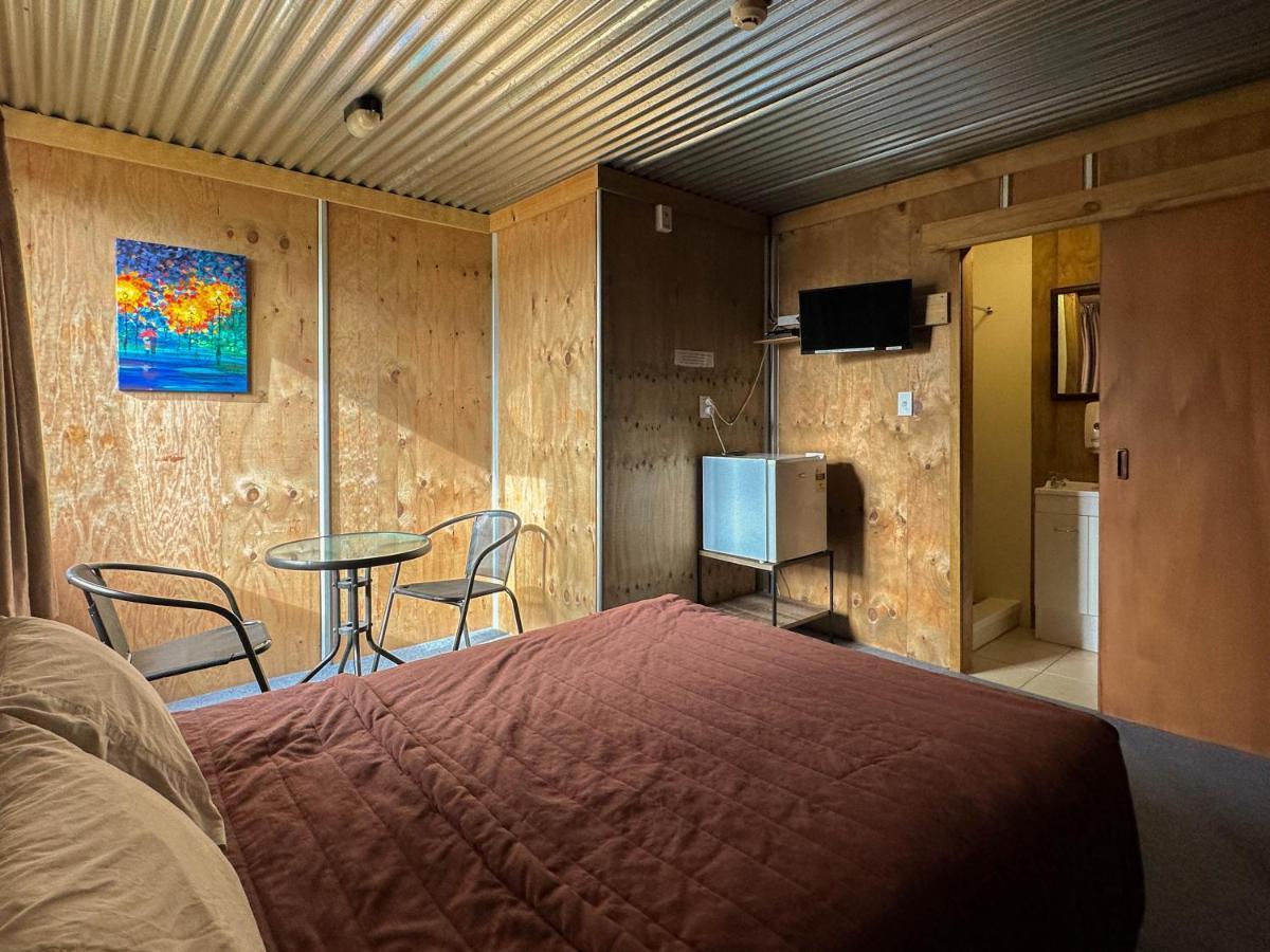 The Crossing Lodge & Backpackers Erua Esterno foto