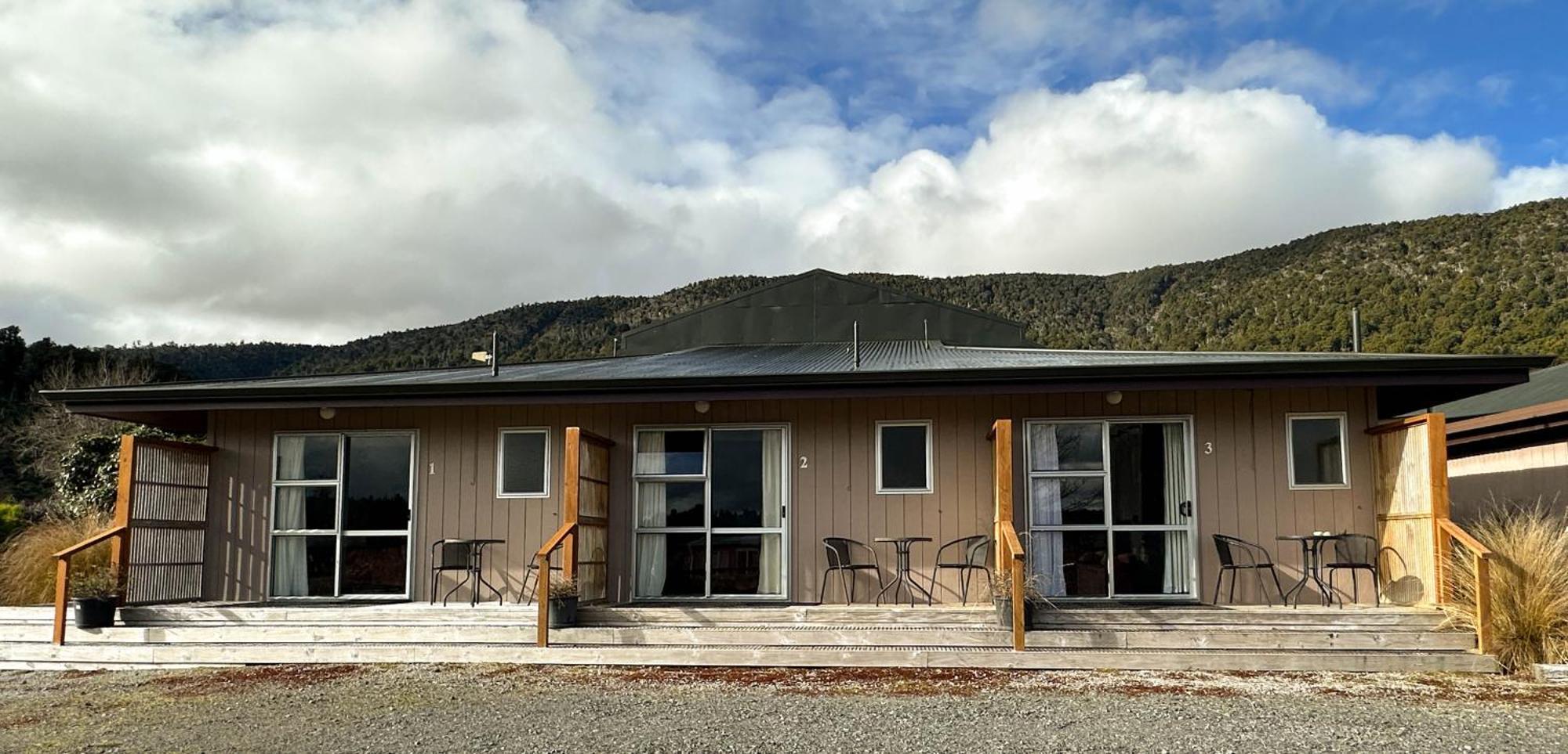 The Crossing Lodge & Backpackers Erua Esterno foto