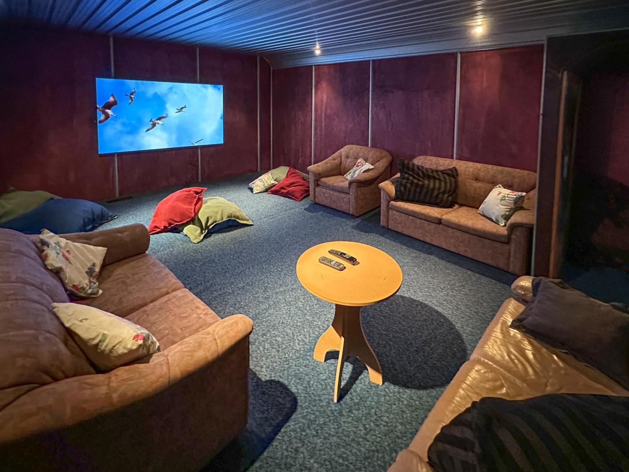 The Crossing Lodge & Backpackers Erua Esterno foto
