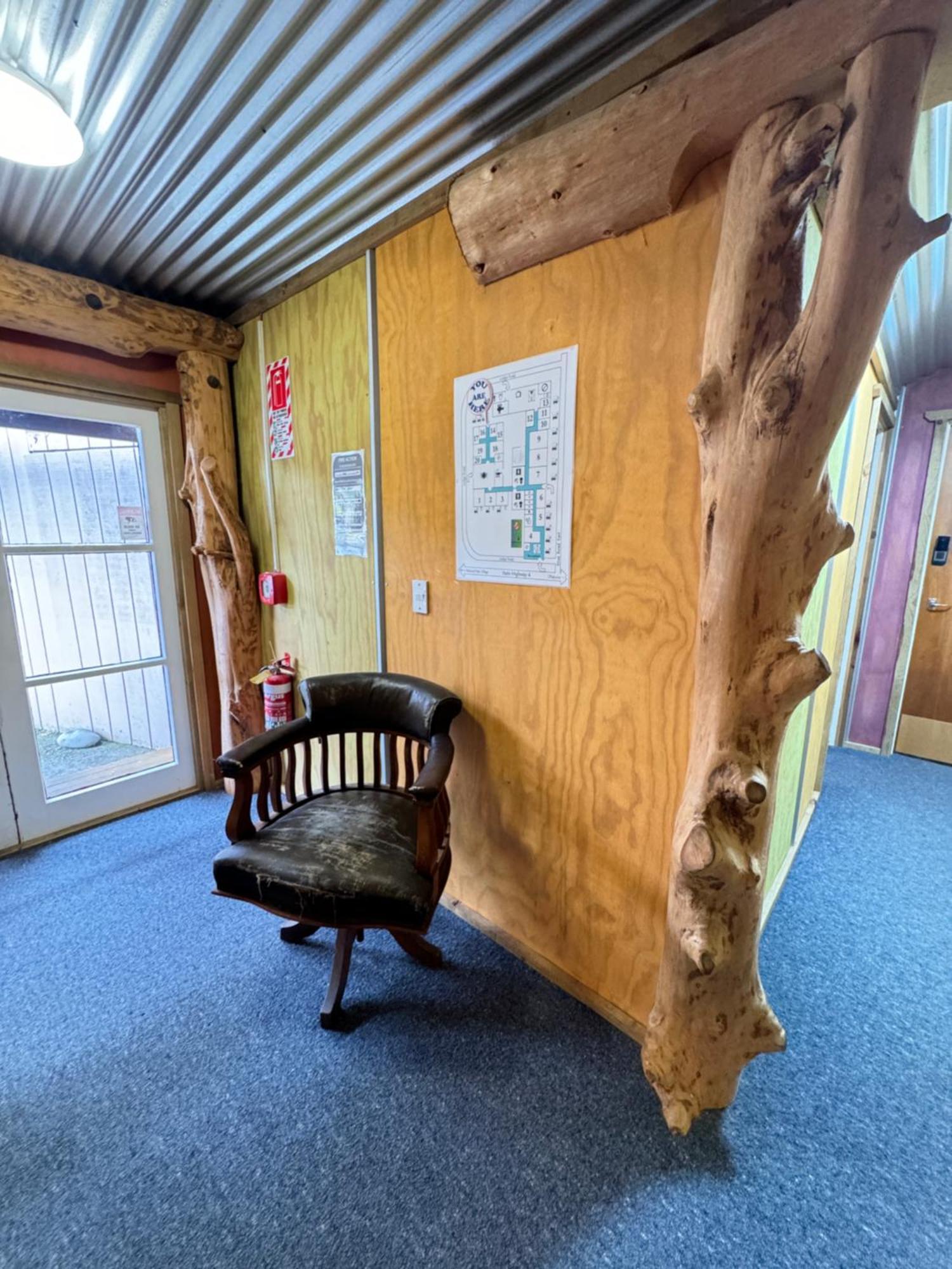The Crossing Lodge & Backpackers Erua Esterno foto