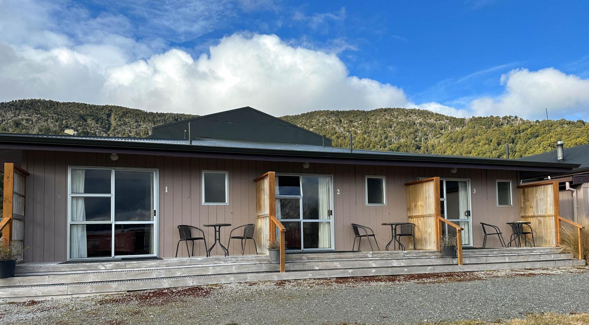 The Crossing Lodge & Backpackers Erua Esterno foto