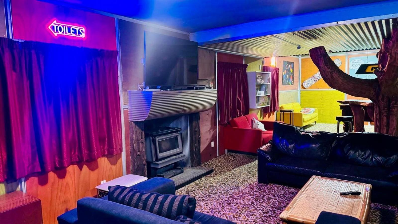 The Crossing Lodge & Backpackers Erua Esterno foto